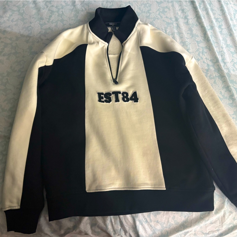 est 84 quarter zip sweater new and never worn
great for everyday wear